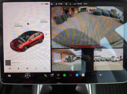 Tesla - Model 3