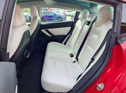 Tesla - Model 3