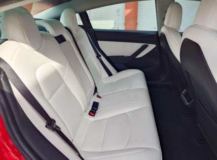 Tesla - Model 3