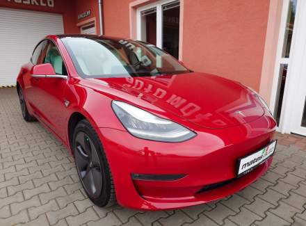 Tesla - Model 3