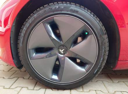 Tesla - Model 3
