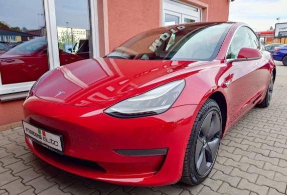 Tesla - Model 3
