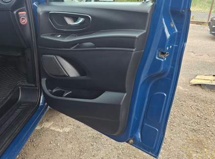 Mercedes-Benz - Vito
