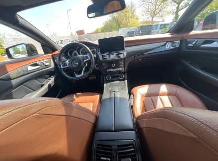 Mercedes-Benz - CLS