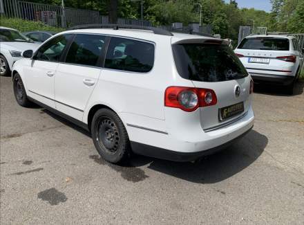Volkswagen - Passat