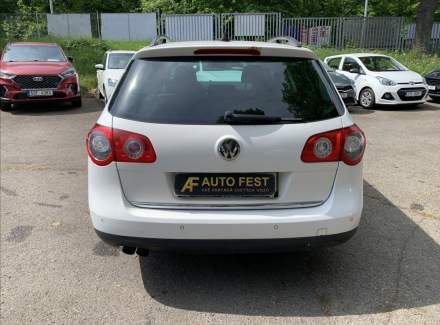 Volkswagen - Passat