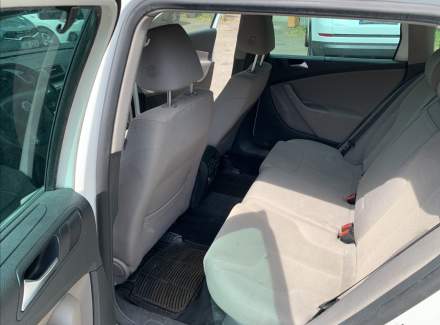 Volkswagen - Passat
