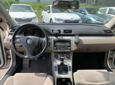 Volkswagen - Passat