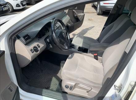Volkswagen - Passat