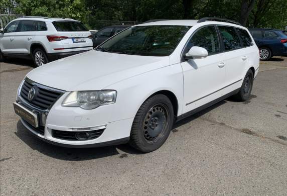 Volkswagen - Passat