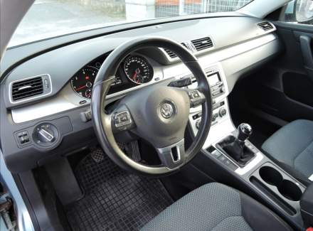 Volkswagen - Passat