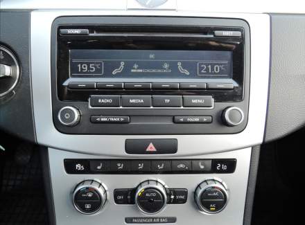 Volkswagen - Passat