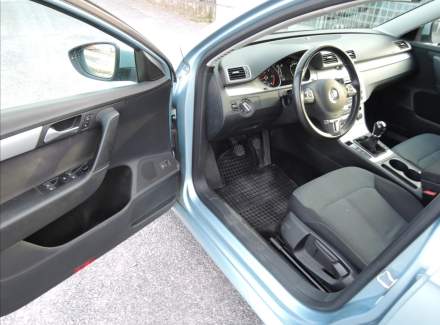 Volkswagen - Passat