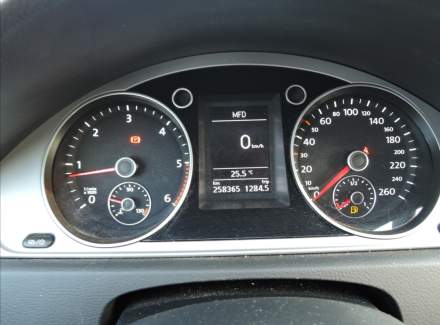 Volkswagen - Passat