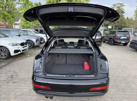 Audi - Q3