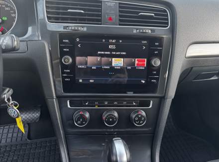 Volkswagen - Golf
