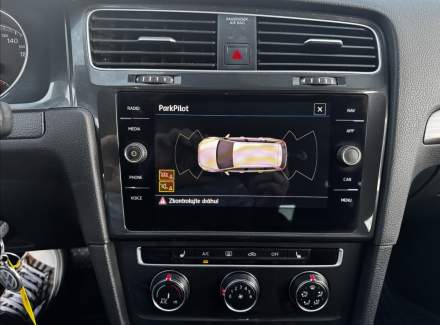 Volkswagen - Golf