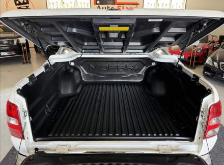 Mitsubishi - L 200