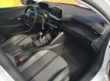 Peugeot - 208