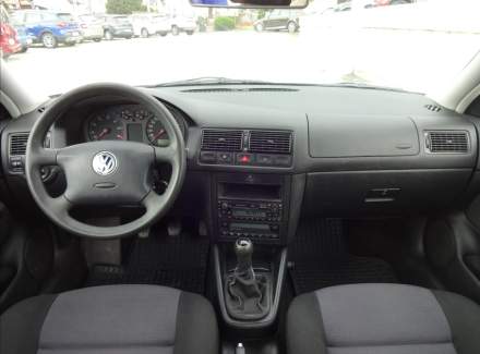 Volkswagen - Golf