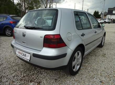 Volkswagen - Golf