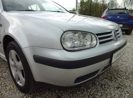 Volkswagen - Golf