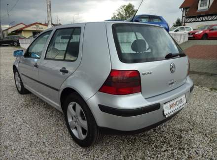 Volkswagen - Golf