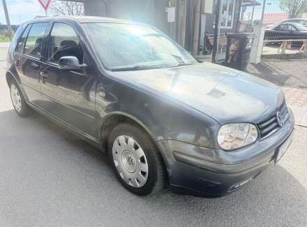 Volkswagen - Golf