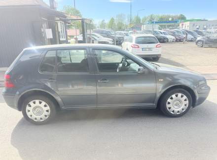 Volkswagen - Golf