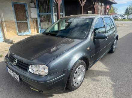 Volkswagen - Golf