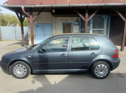 Volkswagen - Golf