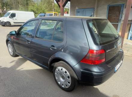 Volkswagen - Golf