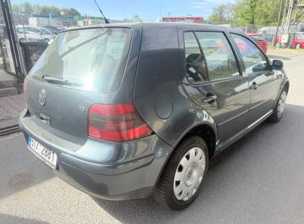 Volkswagen - Golf
