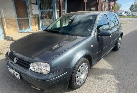 Volkswagen - Golf