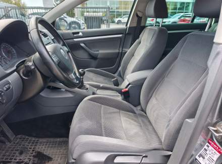 Volkswagen - Golf