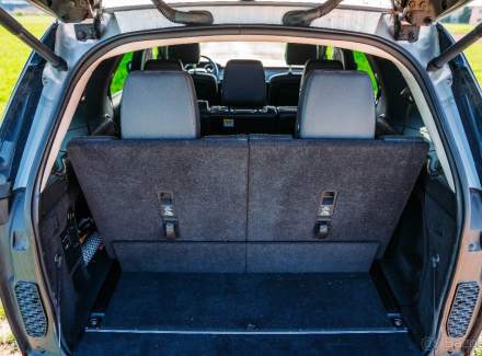 Land Rover - Discovery
