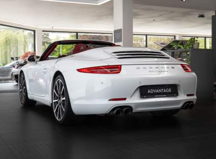 Porsche - 911
