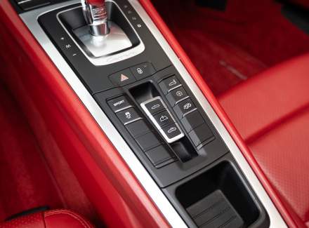 Porsche - 911