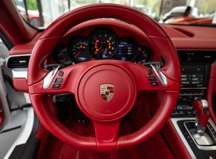 Porsche - 911