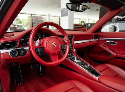 Porsche - 911
