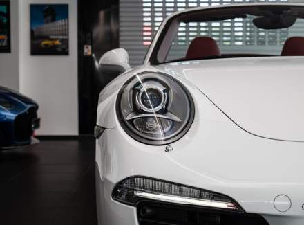 Porsche - 911