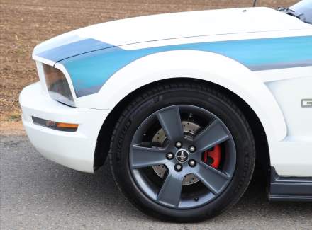 Ford - Mustang