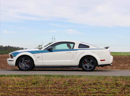 Ford - Mustang