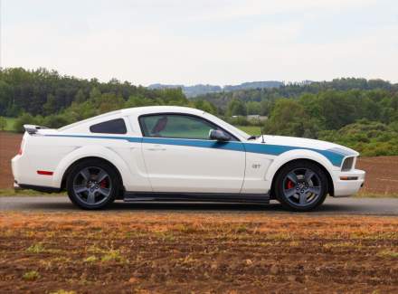 Ford - Mustang