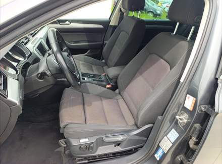 Volkswagen - Passat
