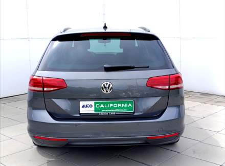 Volkswagen - Passat
