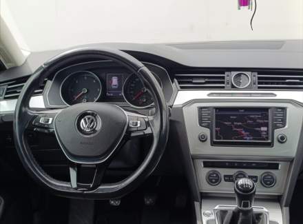 Volkswagen - Passat
