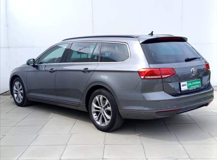 Volkswagen - Passat