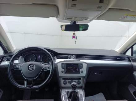 Volkswagen - Passat