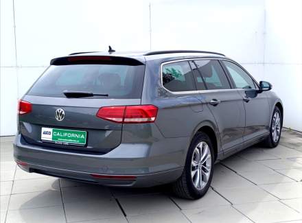 Volkswagen - Passat